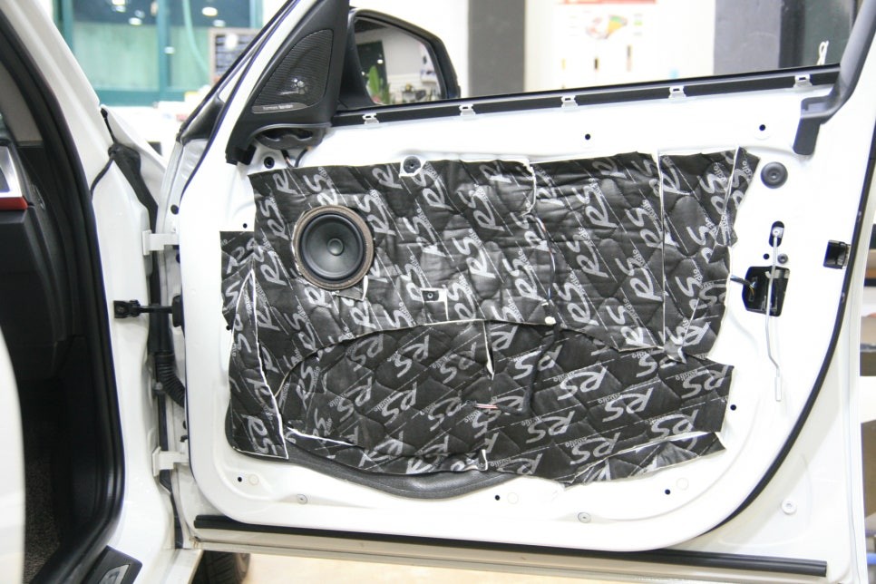 울산 BMW 118D F20 , 순정 하만카돈 트위터 및 도어방음 카오디오 작업 [ 루시드커스텀 ]
