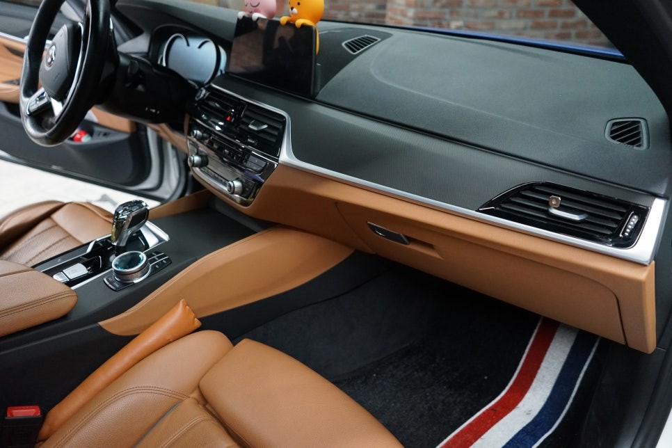 변신의 시작 BMW 520D 실내랩핑 3M 매트릭스블랙 (동탄, 하남) / 경기 화성