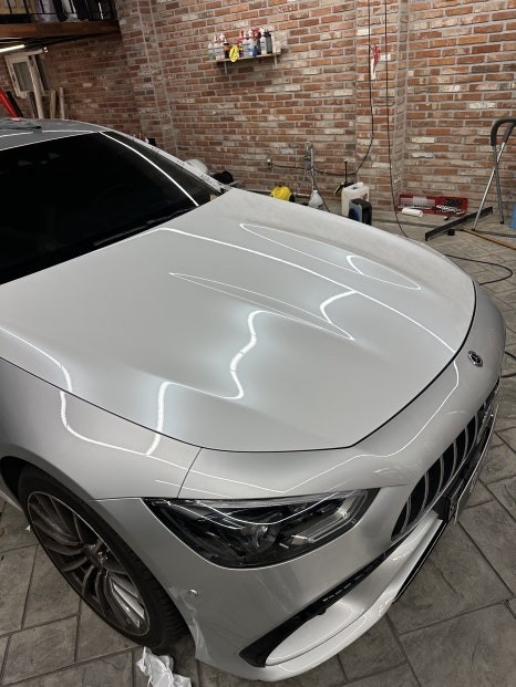 벤츠 AMG GT43 은색에서 고광택필름 화이트로 랩핑하기 용인랩핑 수원랩핑 크롬죽이기와 블랙PPF시공 / 경기 화성