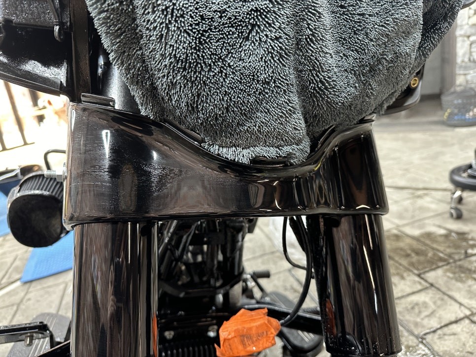 용인랩핑 할리데이비슨 스트리트글라이드 전체랩핑 화이트펄로 순정같은 퀄리티로 색바꿈 / 경기 화성