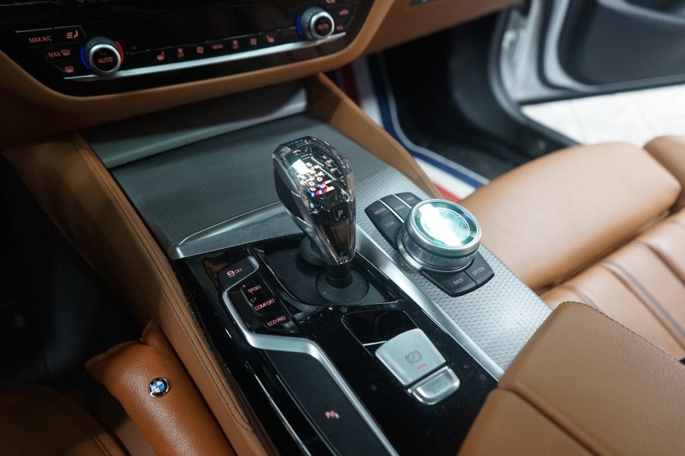 변신의 시작 BMW 520D 실내랩핑 3M 매트릭스블랙 (동탄, 하남) / 경기 화성