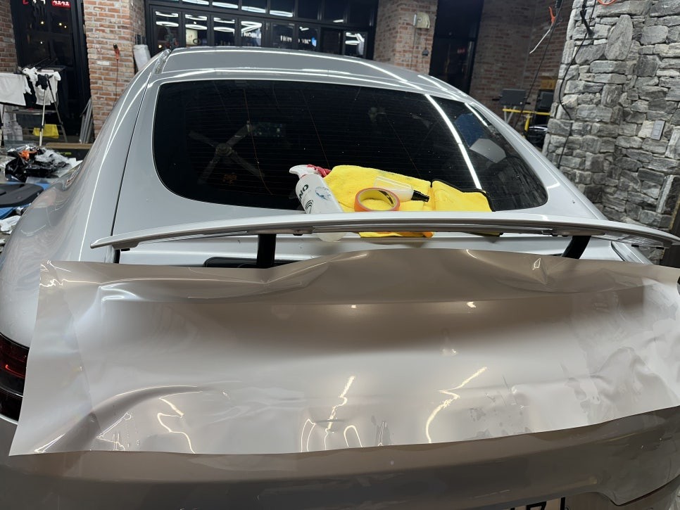 벤츠 AMG GT43 은색에서 고광택필름 화이트로 랩핑하기 용인랩핑 수원랩핑 크롬죽이기와 블랙PPF시공 / 경기 화성