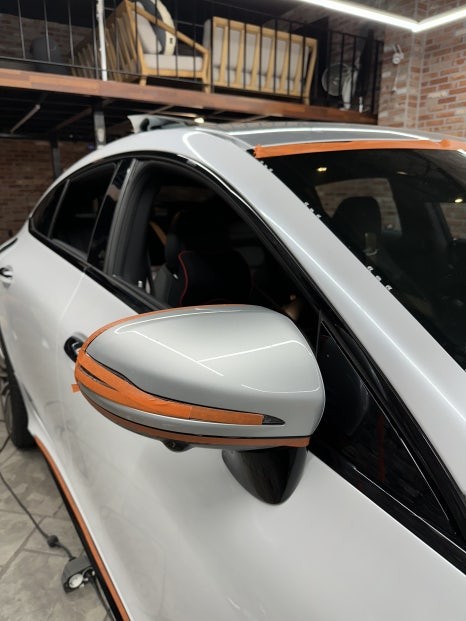 벤츠 AMG GT43 은색에서 고광택필름 화이트로 랩핑하기 용인랩핑 수원랩핑 크롬죽이기와 블랙PPF시공 / 경기 화성