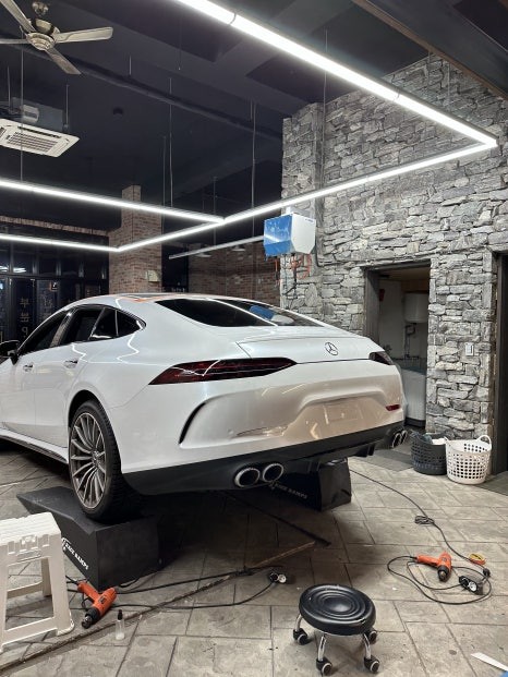 벤츠 AMG GT43 은색에서 고광택필름 화이트로 랩핑하기 용인랩핑 수원랩핑 크롬죽이기와 블랙PPF시공 / 경기 화성