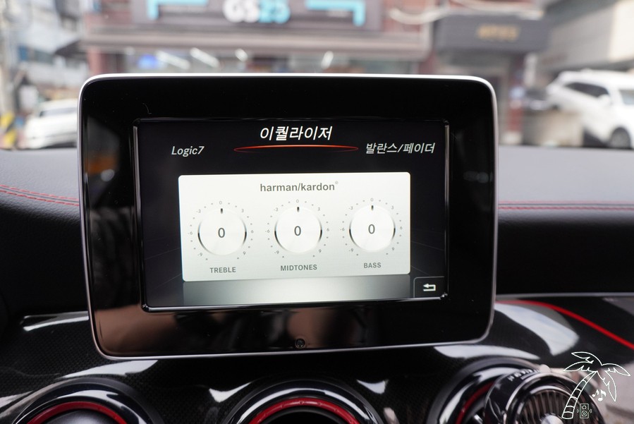 벤츠 GLA 카오디오 튜닝 KC 인증 안드로이드 올인원과 스피커 설치 합리적인 가격 편의성&사운드 업그레이드로 인기 많습니다