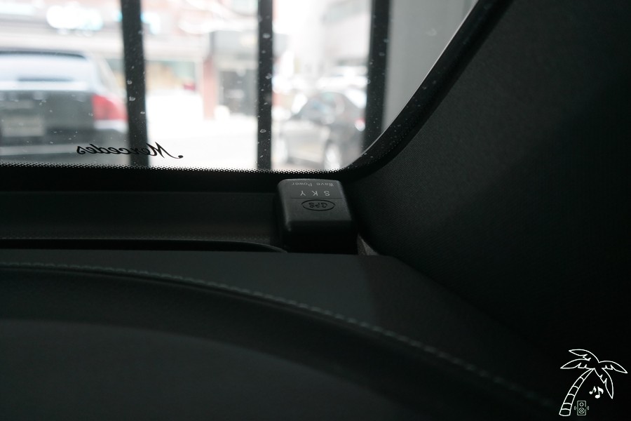 벤츠 2020 GLC 10.25인치 와이드 순정 모니터에 국산 M2C200a 안드로이드 설치하기