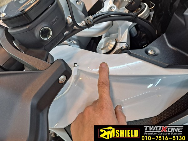 BMW 모토라드 오토바이 F900XR 카울 PPF필름 작업