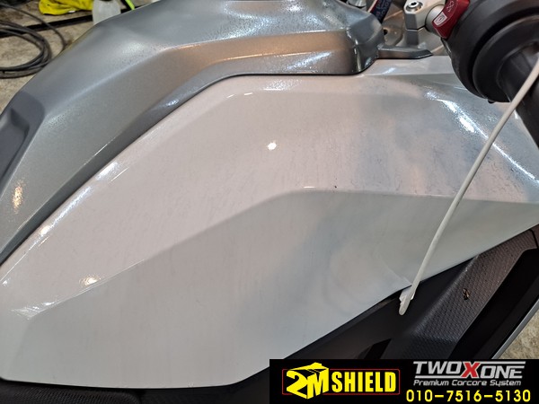 BMW 모토라드 오토바이 F900XR 카울 PPF필름 작업