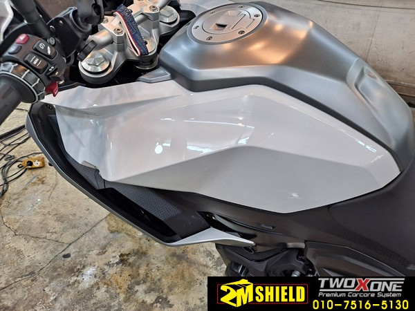 BMW 모토라드 오토바이 F900XR 카울 PPF필름 작업