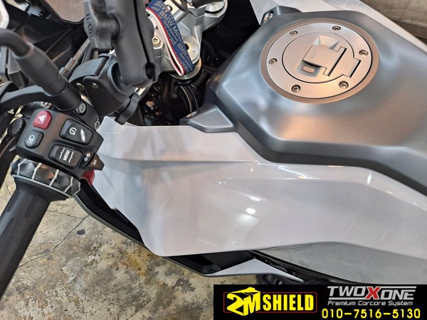 BMW 모토라드 오토바이 F900XR 카울 PPF필름 작업