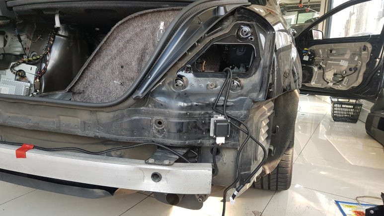 BMW 5시리즈 F10 520d 13년식 프론트케이스커버씰, 앤드커버, 오일필터하우징가스켓, 쿨러가스켓, 서모스텟가스켓, 워터커넥터 교체, 엔진오일교환 작업 대구BMW520d정비