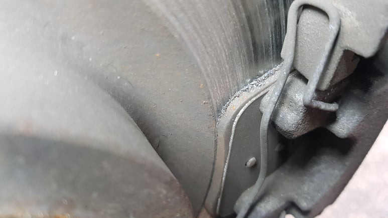 재규어XF 프론트 브레이크패드, 리어 브레이크디스크, 패드 교환 작업 대구 씨앤디인터내셔널 수입차정비 전문점 대구앞산 씨앤디 JAGUAR XF 브레이크패드마모경고등 자동차정비