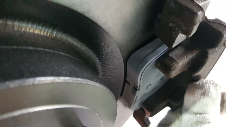 재규어XF 프론트 브레이크패드, 리어 브레이크디스크, 패드 교환 작업 대구 씨앤디인터내셔널 수입차정비 전문점 대구앞산 씨앤디 JAGUAR XF 브레이크패드마모경고등 자동차정비