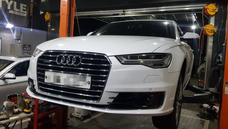 아우디 A6 50 TDI 15년식 미션오일교환 및 로커암커버, 인젝터 동와셔, 워터펌프, 외벨트세트, 냉각수통, 연료필터 교체 작업 대구 아우디정비 전문점 수입차정비 전문 AUDI