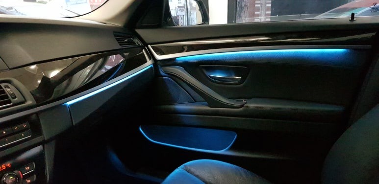 BMW  F10 528i 도어 엠비언트 레드 시공 장착 작업, 수입차 정비 수리 튜닝 대구 카센터 씨앤디인터내셔널