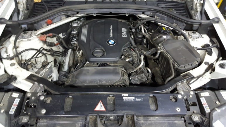 대구.경북 / BMW X4 F26 15년식 엔진오일교환 작업 대구 BMW정비 전문점 씨앤디인터내셔널 X시리즈 합성유 오일교환 쉘 힐릭스 울트라 5W30 수입차엔진오일 교환 시공후기 대구앞산 / 대구