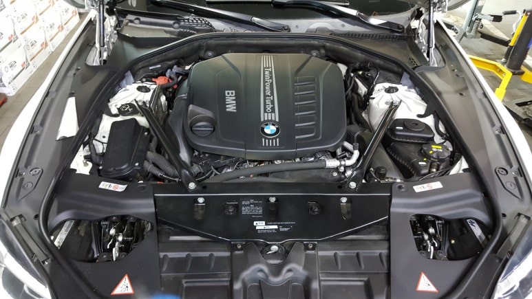 대구.경북 / BMW F12 640d xDrive Gran Coupe 엔진오일교환 작업 6시리즈 엔진오일교체 BMW정비 BMW엔진오일 BMW튜닝 BMW수리 합성유주입 석션작업 대구 씨앤디 / 대구