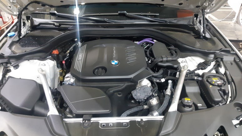 대구.경북 / BMW G30 523d 20년식 쉘울트라 5W30 엔진오일교환 및 리어 디퍼런셜오일 유롤 75W90 데후오일 교환 작업 대구수입차정비 전문점 씨앤디인터내셔널 G바디 5시리즈 신형 / 대구