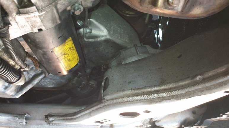 대구.경북 / BMW F10 520D 엔진미미/미션미미 교체 작업 대구 수입차정비 BMW정비 씨앤디 BMW520d 차량진동 떨림 엔진마운트 교체 시공후기 5시리즈 차체진동 부품교체 / 대구