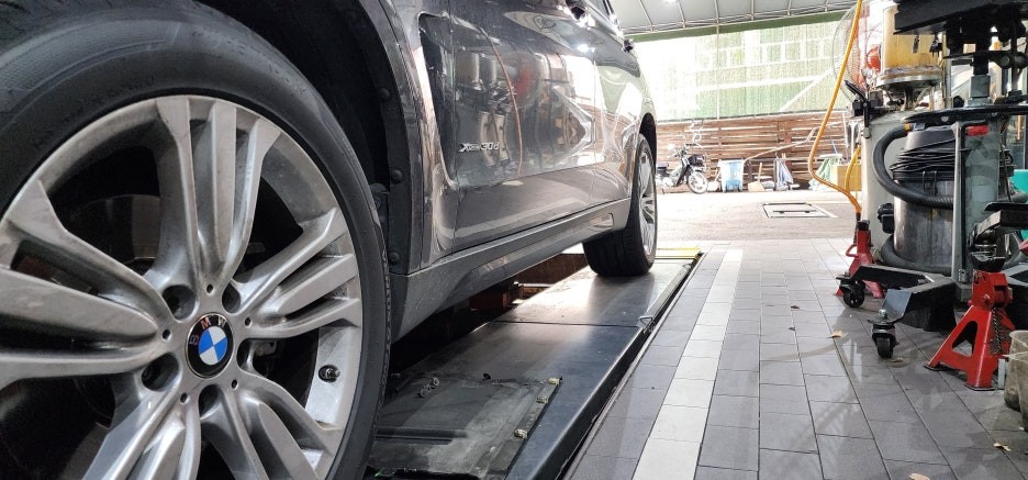 대구.경북 / [대구씨앤디] BMW X5 F15 xDrive30d 13'-18' 사이드스텝, 안드로이드 모니터 시공 및 송풍구 망작업 : BMW정비 수입차정비 차량부품 남구대명동 씨앤디인터내셔널 / 대구