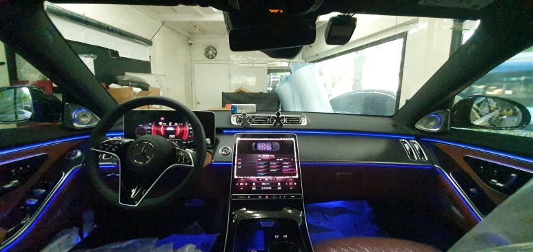 벤츠 S클래스 W223 S450 메르세데스 4MATIC 22년식 부메스터/엑티브 엠비언트/리어 모니터 시공장착 벤츠튜닝 자동차튜닝 차량용모니터 후석모니터 뒷자석 대구 대명동 씨앤디