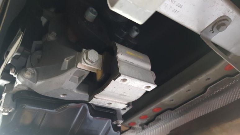 미니쿠퍼D 12년식 댐퍼풀리, 외벨트세트 교체 작업 MINI COOPER D 부품교체 및 수리 작업 후기 주행중 차량소음 차량떨림 차체진동 대구 수입차정비 전문점 씨앤디인터내셔널