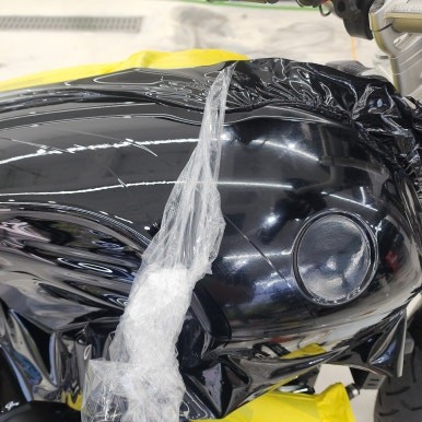 하남 바이크 랩핑 BMW R9T 화이트에서 고광택 블랙으로 변화 과정 / 하남 감일동
