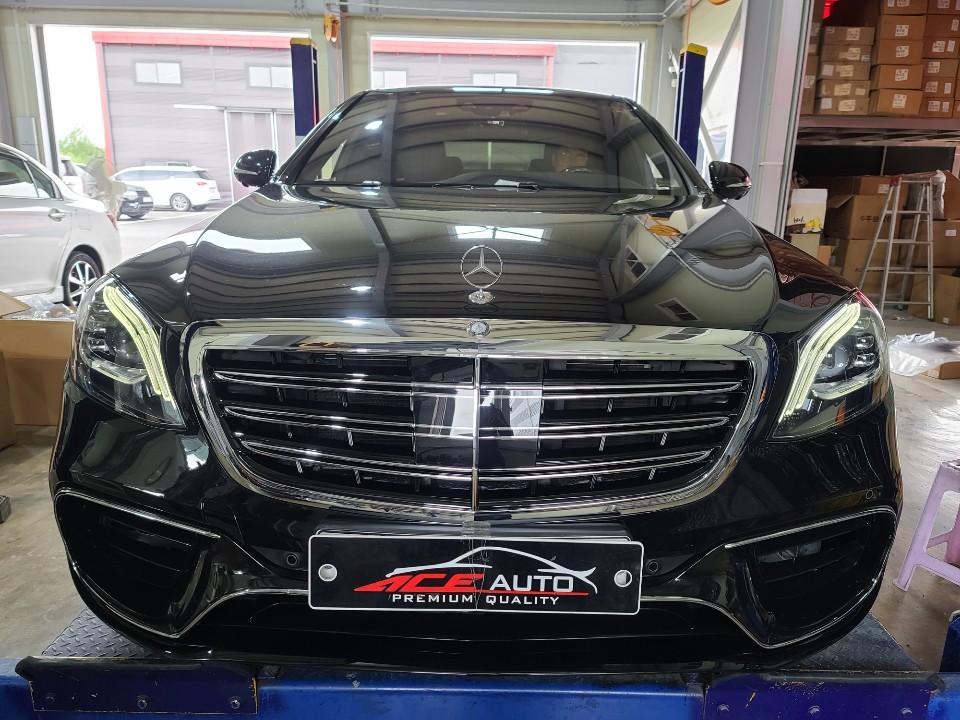 벤츠 W222 S63AMG 전기형 차량 후기형 S63AMG 신형개조 KC인증 멀티빔 헤드라이트 적용 컨버젼  작업입니다.