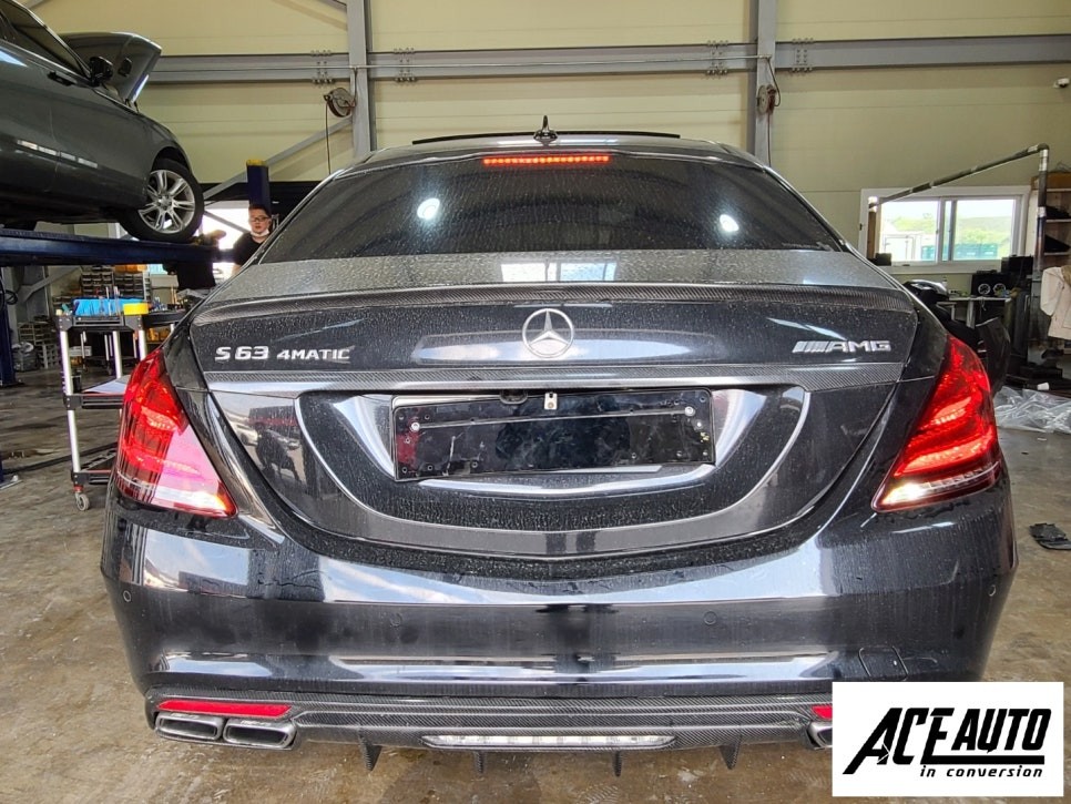 벤츠 S클래스 신형개조 S63AMG 차량 후기형 S63AMG 로 정품 멀티빔 헤드라이트 신형개조 완료
