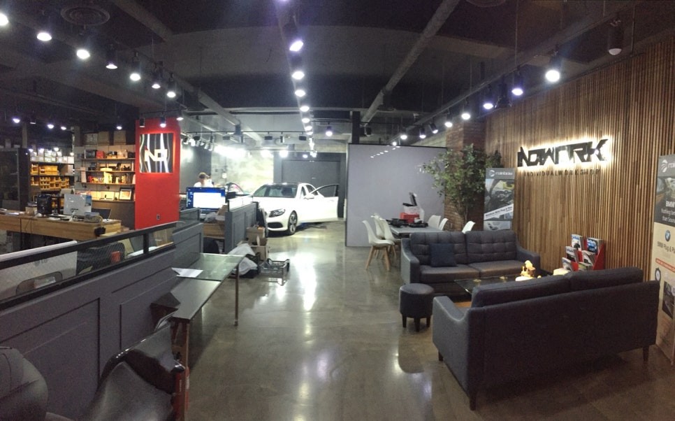 벤츠W213  M2C-100IW 카블릿  with IW04-NTG55-N23 비디오인터페이스 , 정전식 터치패널 , USB-AUX , 순정GPS 연동 / 서울 구로구 구로동