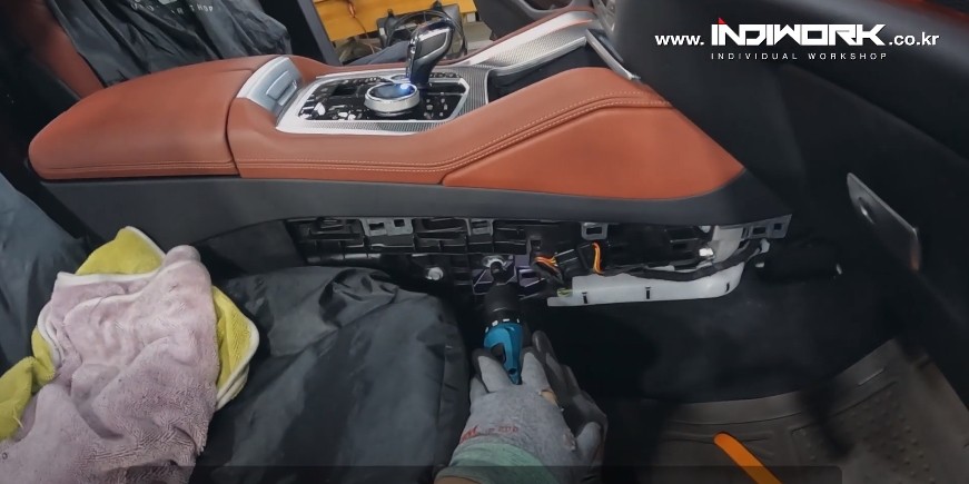 2020년 BMW X6 (G06)  센터콘솔 및 헤드유닛 탈거 동영상 / 서울 구로구 구로동