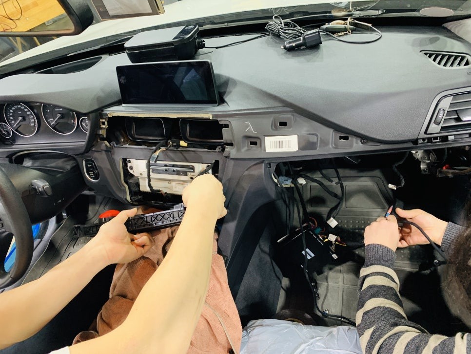 풀디지털,풀해상도,정비율 BMW 3GT 애플카플레이&안드로이드오토 빌드업 !! / 서울 구로구 구로동