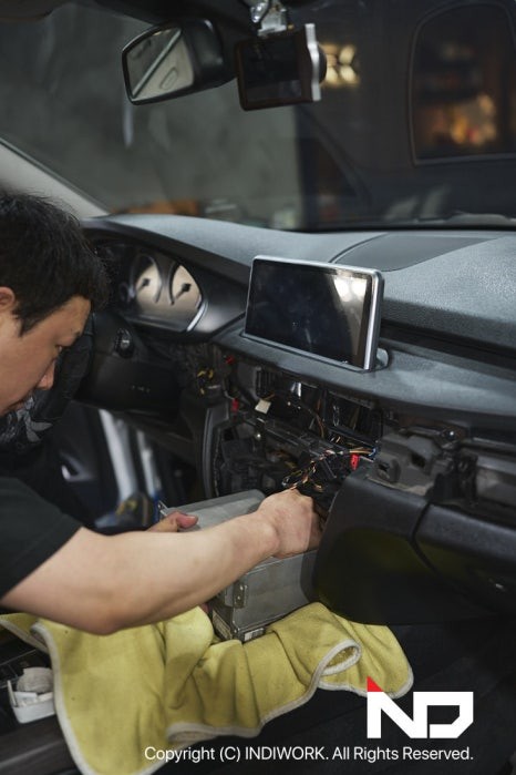 BMW X5 (F15) 에 터치 카플레이&안드로이드오토  모니터 빌드업 ! / 서울 구로구 구로동