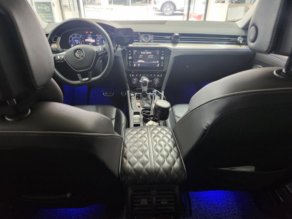 아테온 기어봉 교체 및 엠비언트 조명 시공