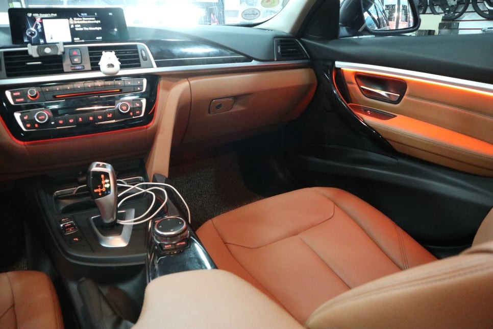부산BMW F30 320i,  센터엠비언트 엠비언트라이트 시공