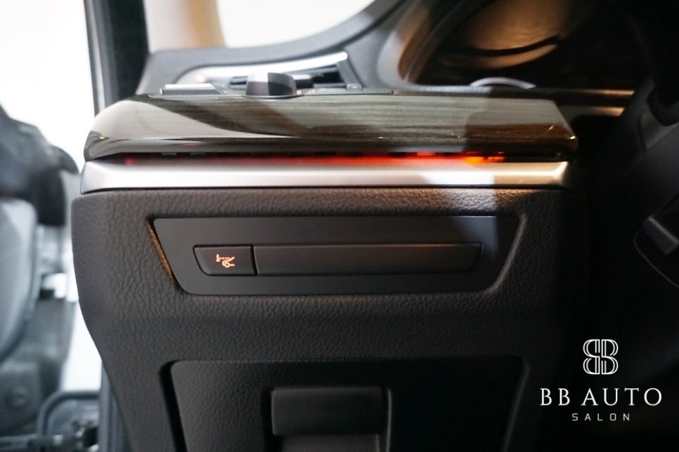 BMW F07 5GT 엠비언트 칩교환 고민은 작업만 늦출뿐!