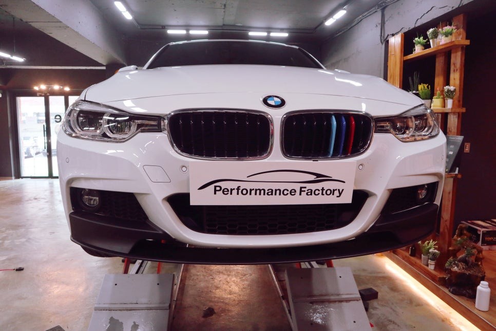 BMW 3시리즈 엠비언트 무광 프론트립 시공기