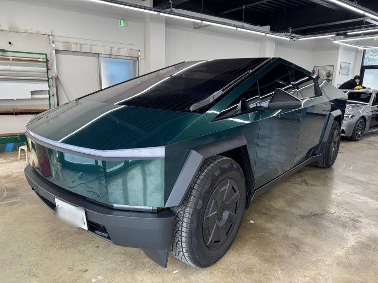 ★테슬라 사이버 트럭 산레모 그린 전체 랩핑은 창원 랩몬스터★ / 창원시 마산회원구