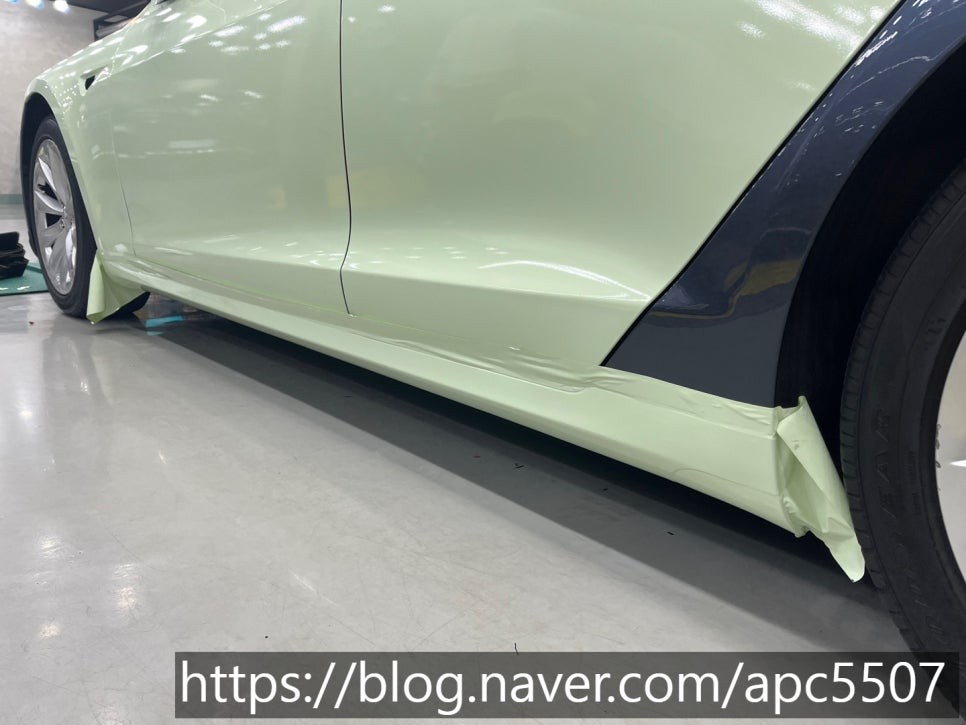 테슬라 랩핑 모델 S 피스타치오 / 용산구 문배동