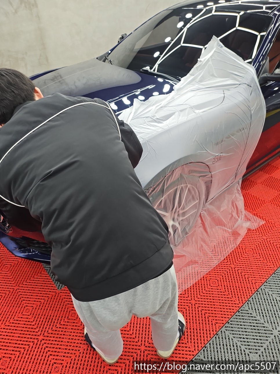 고광택 랩핑 – 마세라티 기블리, 포르쉐 그레이로 완성하는 이탈리안 감성 / 용산구 문배동