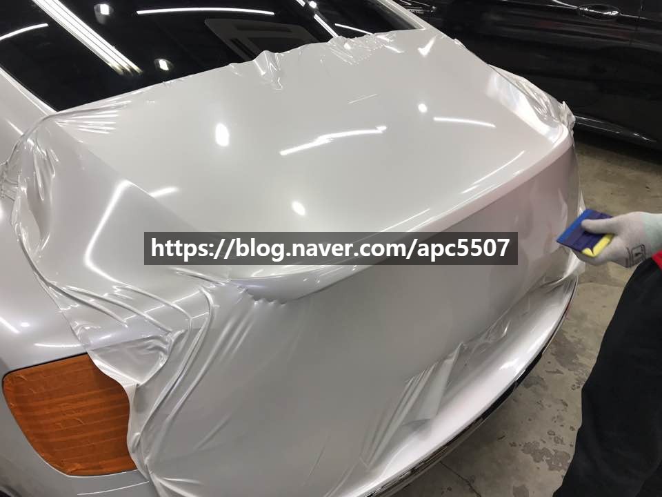 실내랩핑 벤틀리 GT 차량을 퓨어하게 시공하자 / 용산구 문배동