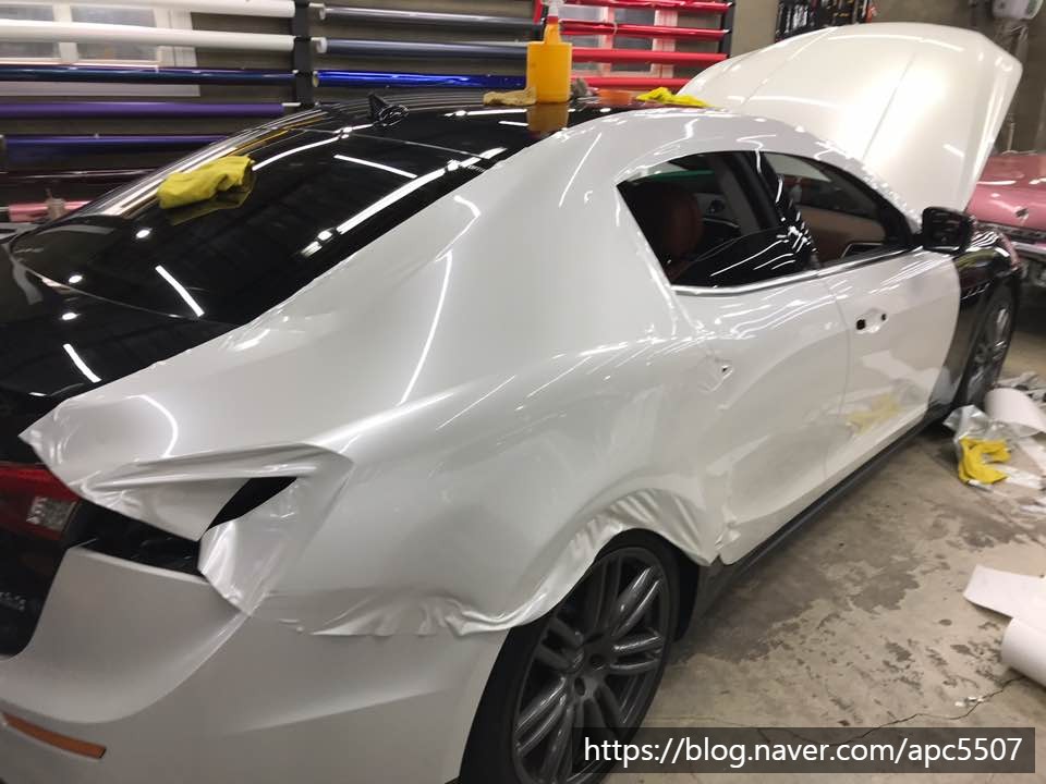 마세라티 기블리 튜닝 랩핑으로 반전 매력 / 용산구 문배동