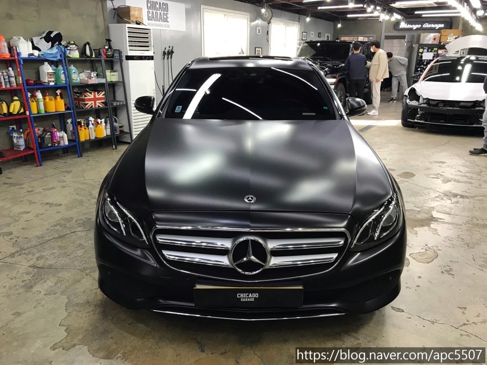 벤츠 E클래스 사틴 블랙 래핑 / 용산구 문배동