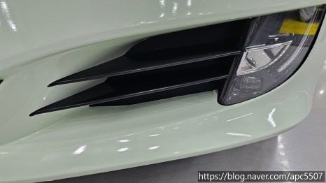 테슬라 랩핑 모델 S 피스타치오 / 용산구 문배동