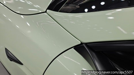 테슬라 랩핑 모델 S 피스타치오 / 용산구 문배동