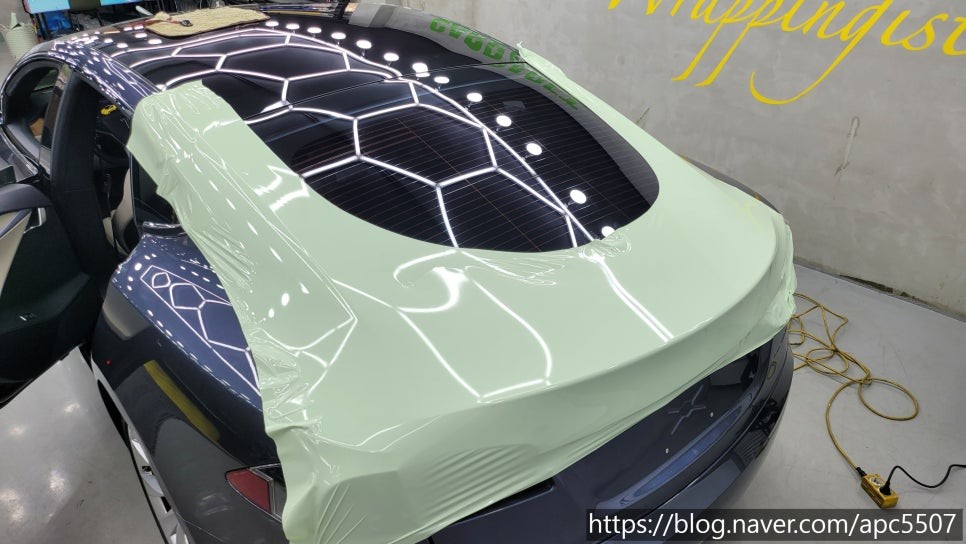 테슬라 랩핑 모델 S 피스타치오 / 용산구 문배동
