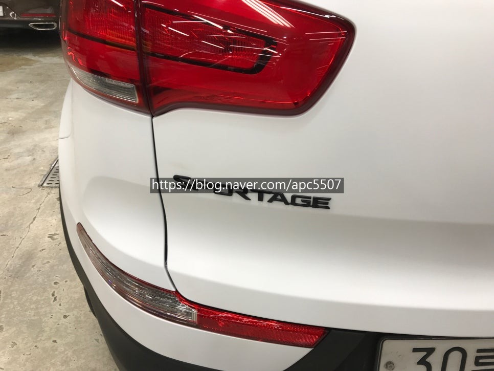 스포티지 r 사틴 화이트 차량랩핑 / 용산구 문배동