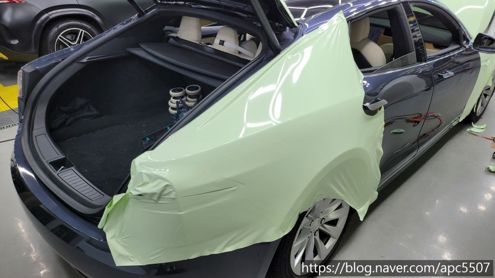 테슬라 랩핑 모델 S 피스타치오 / 용산구 문배동