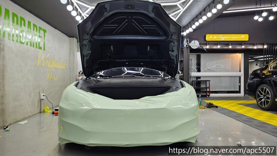 테슬라 랩핑 모델 S 피스타치오 / 용산구 문배동