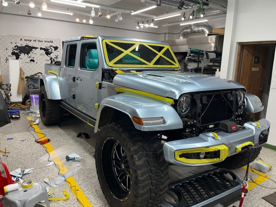 강동구 지프 글래디에이터 풀튜닝 고광택 랩핑시공_하남랩핑_남양주랩핑 / 하남 풍산동